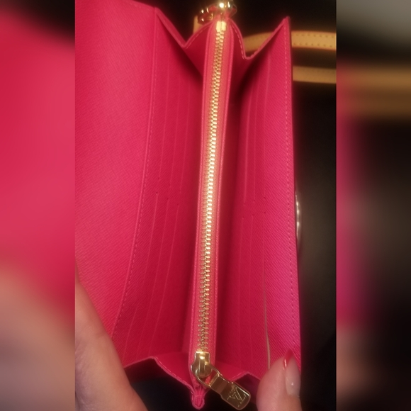 Louis Vuitton Takashi Murakami Sarah Wallet & COA - Picture 10 of 15